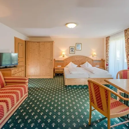 Gaestehaus Anneliese Hotel apartamentowy Filzmoos